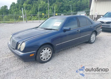 1998 Mercedes-Benz E 320 из США, поврежденный, VIN WDBJF65FXWA642827